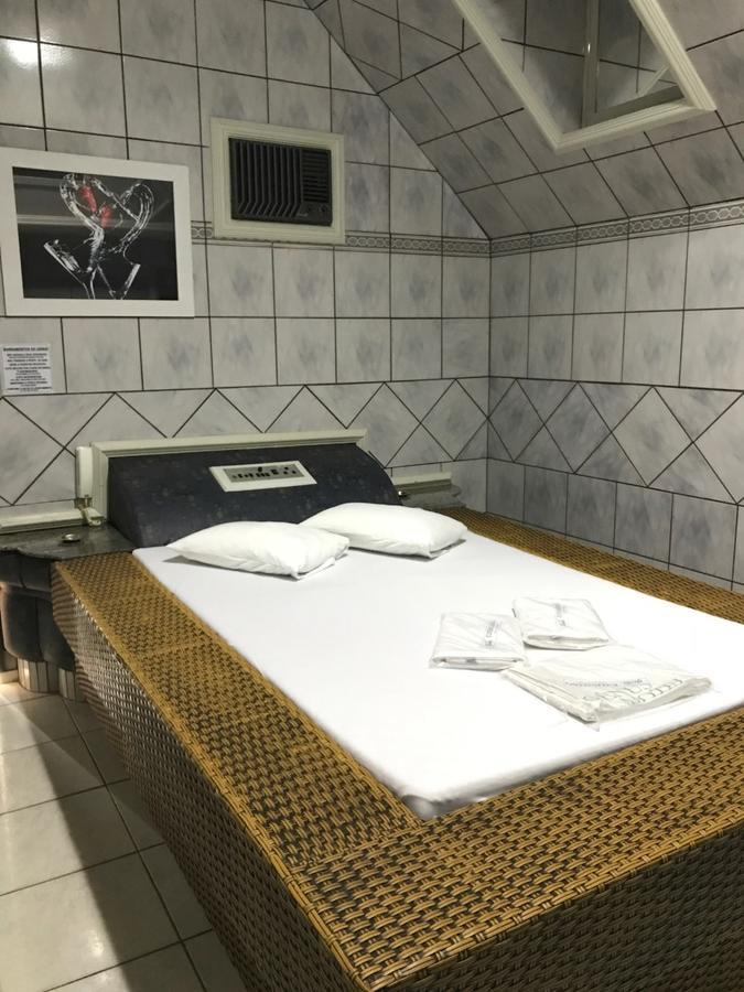 Genus Motel (Adults Only) Uberaba Exteriör bild